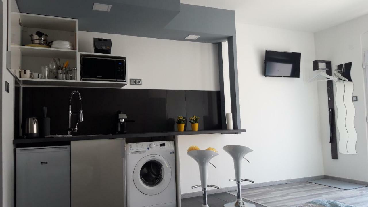 Belvarosi Apartman ซิเกตวาร์ ภายนอก รูปภาพ